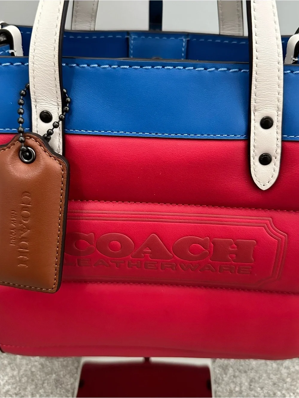 Coach Women's Field Tote 22